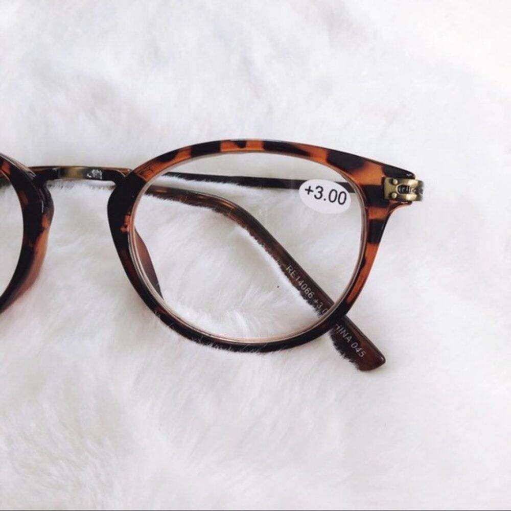 Ira Brown Printed Pattern Oval Reading Glasses - Picture 4 of 10
